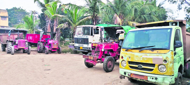 ఏ ప్రభుత్వమైనా సరే పన్ను వసూళ్లకు అధిక ప్రాధాన్యం ఇస్తు1