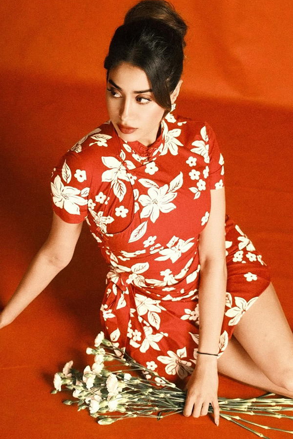 Actress Janhvi Kapoor Latest Stunning Photos10