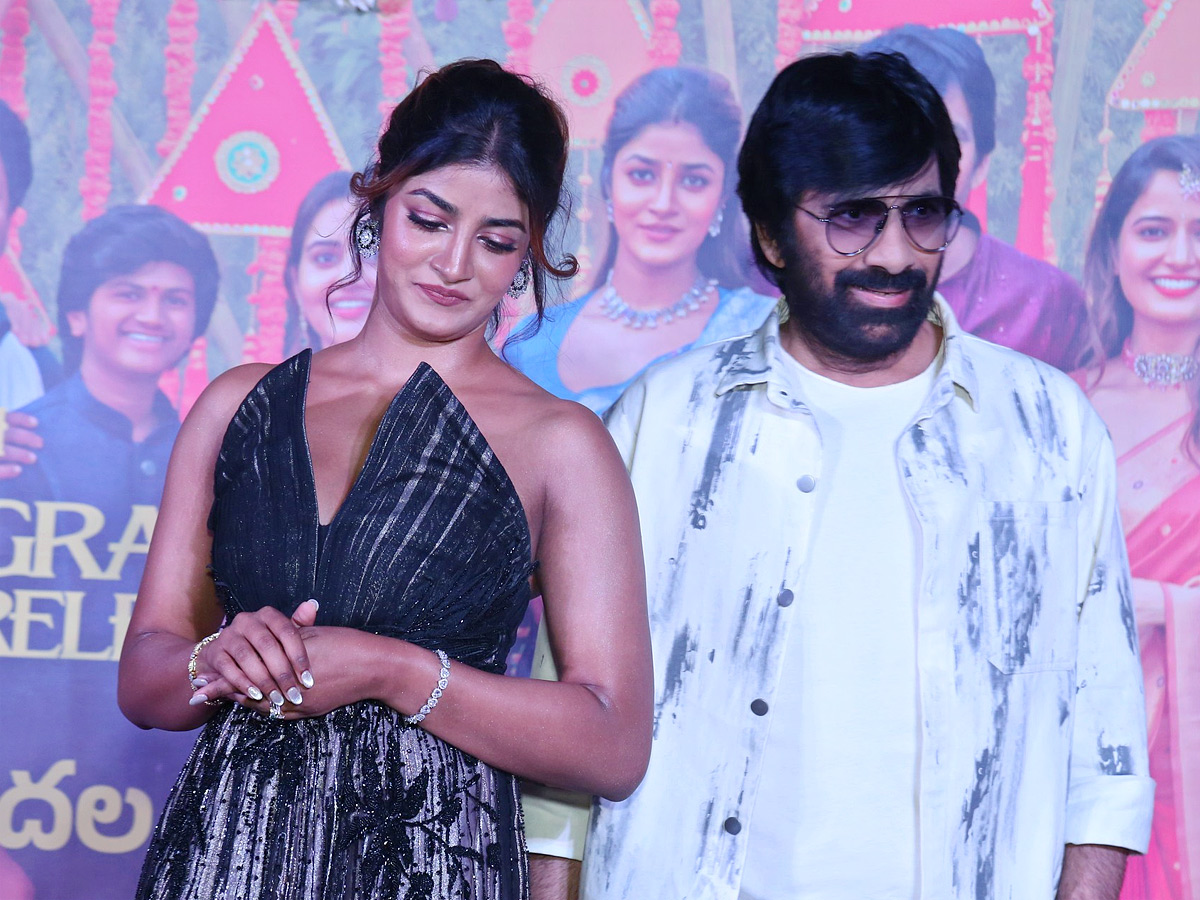 Bhartha Mahasayulaku Wignyapthi Movie Trailer Launch Event Photos5