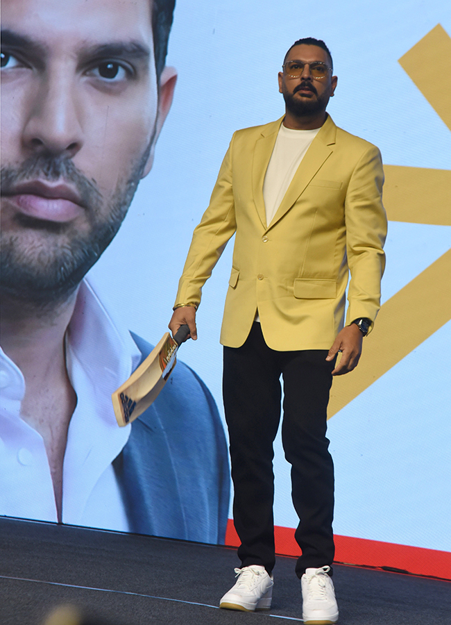 Cricketer Yuvraj Singh Created a buzz in Madhapur14