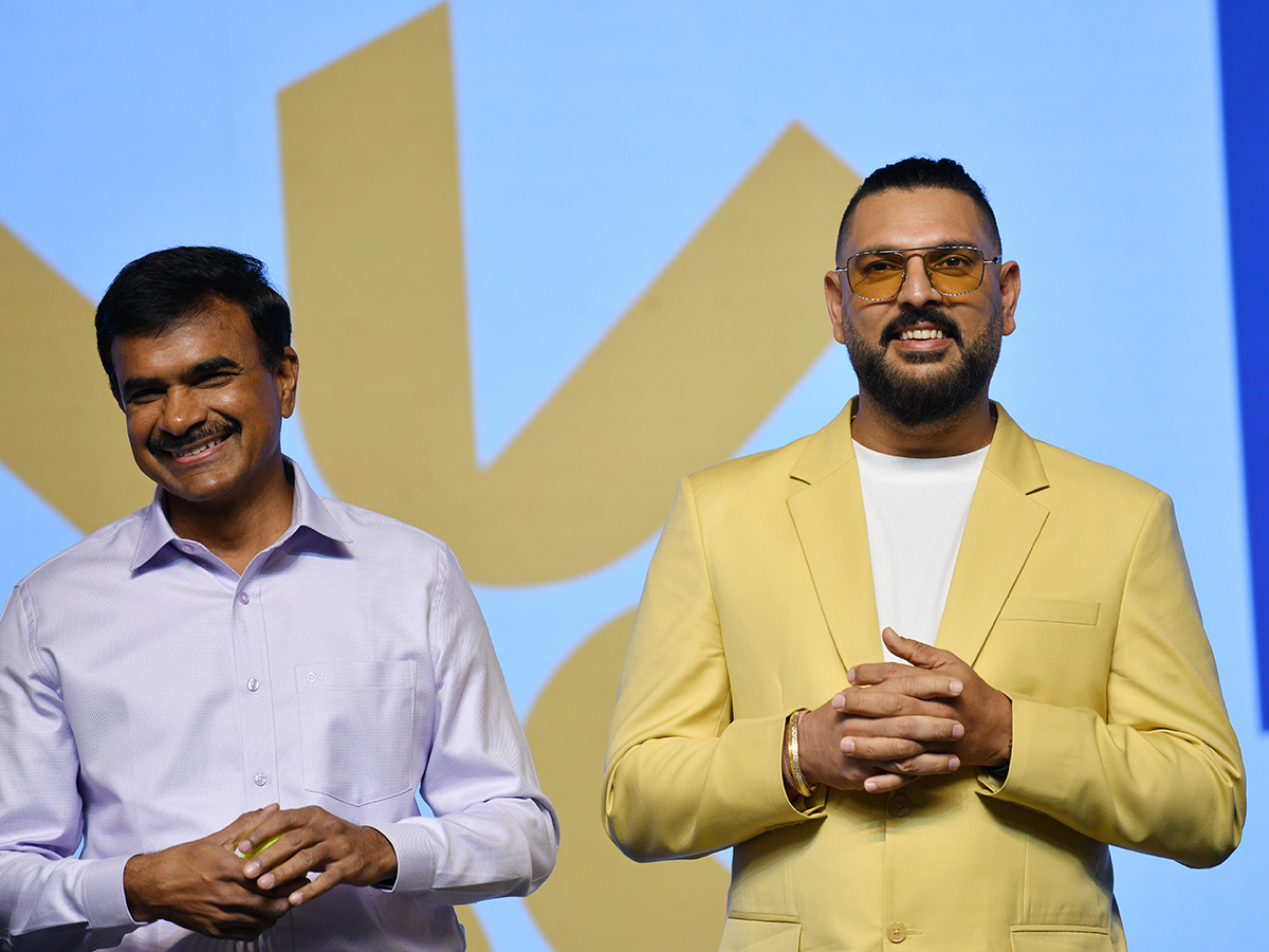 Cricketer Yuvraj Singh Created a buzz in Madhapur4