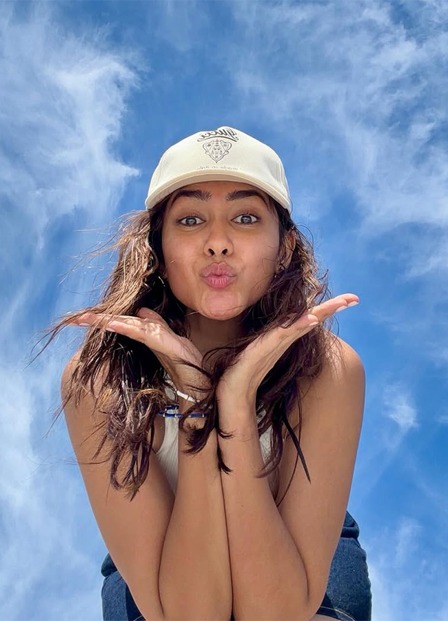 EBG Group Announces Actress Mrunal Thakur as Brand Ambassador for Carlton Wellness6