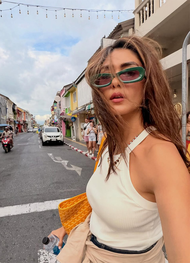 EBG Group Announces Actress Mrunal Thakur as Brand Ambassador for Carlton Wellness7