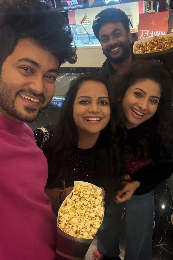 Serial Beauty Vishnupriya cute memories Photos13