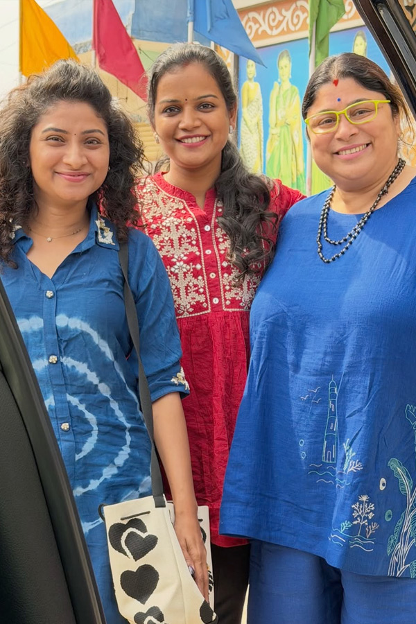 Serial Beauty Vishnupriya cute memories Photos9