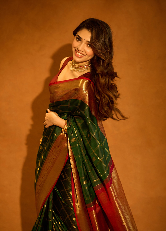 Tollywood Actress Krithi Shetty HD New Photos12