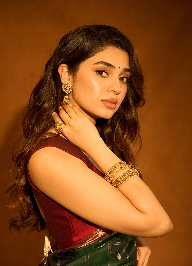 Tollywood Actress Krithi Shetty HD New Photos14