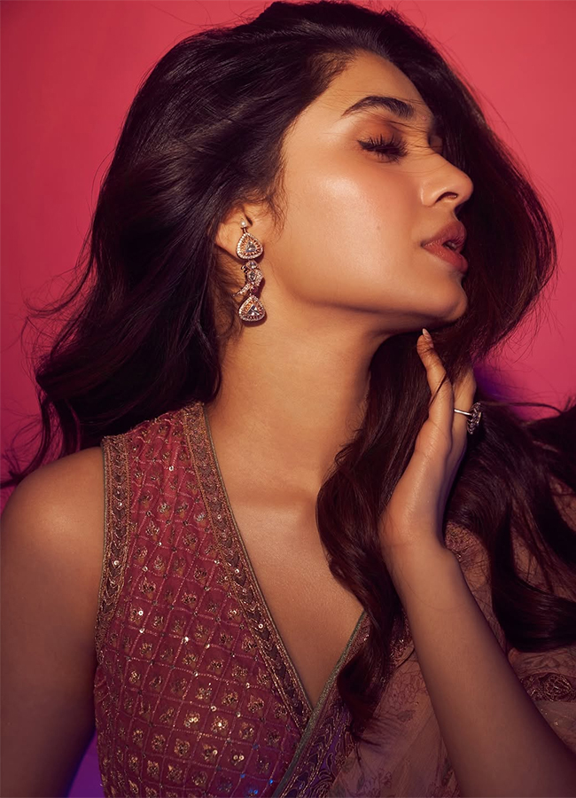 Tollywood Actress Krithi Shetty HD New Photos5