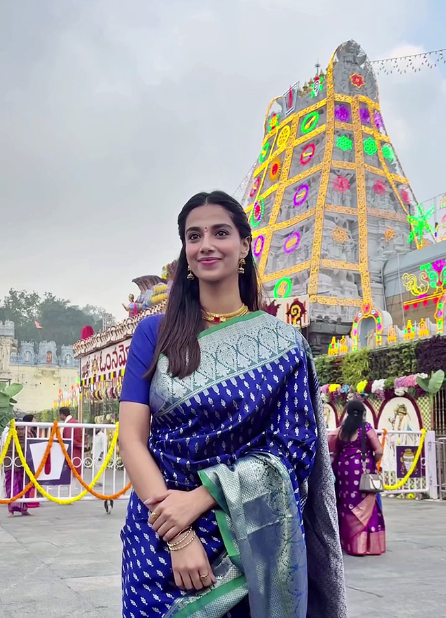 Tollywood Actress Meenakshi Chaudhary And Aishwarya Rajesh At Tirumala12