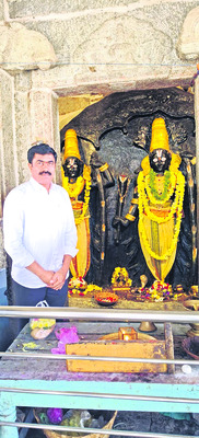 హంపీ, అంజనాద్రిలో వైఎస్సార్‌సీపీ నేత ఉమా1