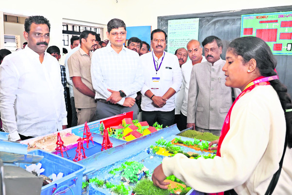 కొత్త ఆవిష్కరణలపై దృష్టి సారించాలి2