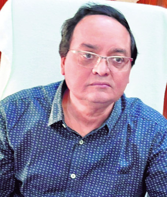 కనిపించని పెద్ద డాక్టర్లు   
3