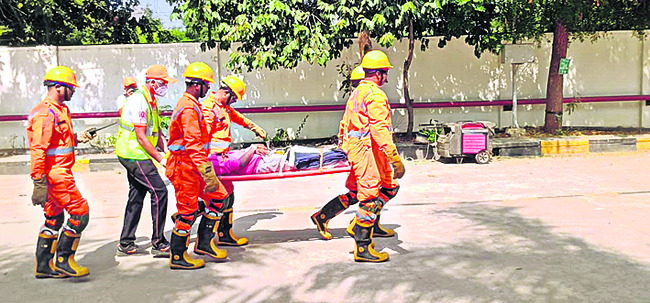 అబ్బుర పరిచిన ఎన్డీఆర్‌ఎఫ్‌ విన్యాసాలు1