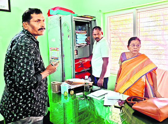 దుండగుల హల్‌చల్‌1