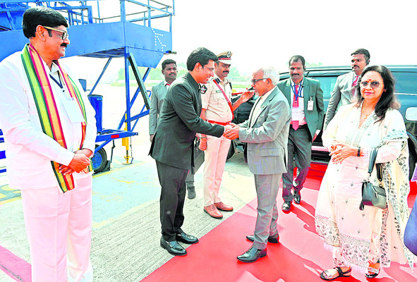 మారిషస్‌ దేశాధ్యక్షుడికి సాదర వీడ్కోలు 1