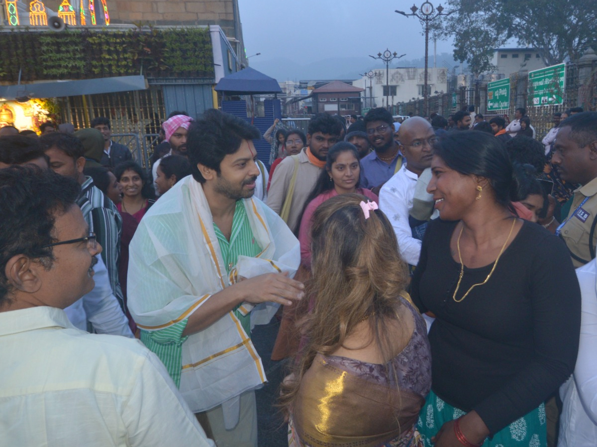 Celebrities Visited Tirumala Srivari Temple Photos4
