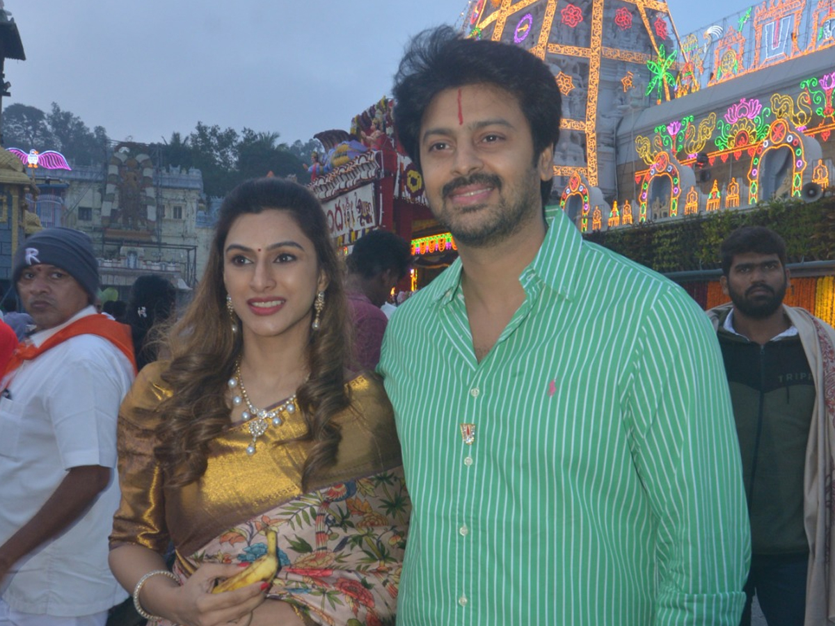 Celebrities Visited Tirumala Srivari Temple Photos6