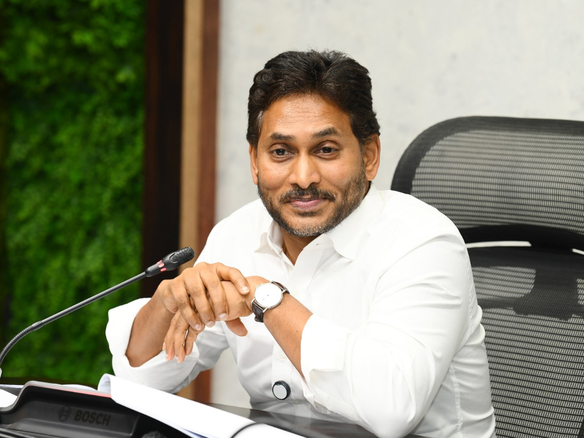 YS Jagan Reveals Shocking Facts on CM Chandrababu Photos14