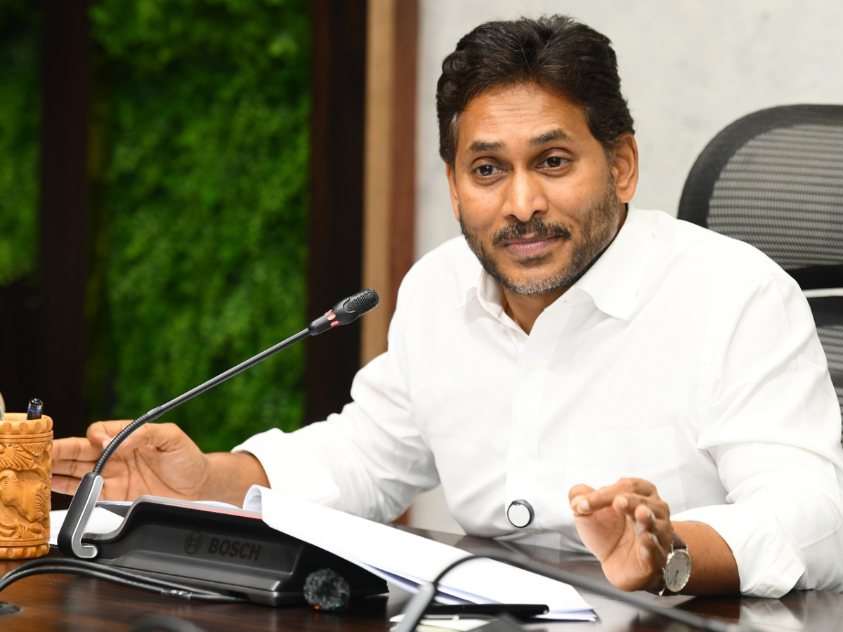 YS Jagan Reveals Shocking Facts on CM Chandrababu Photos15