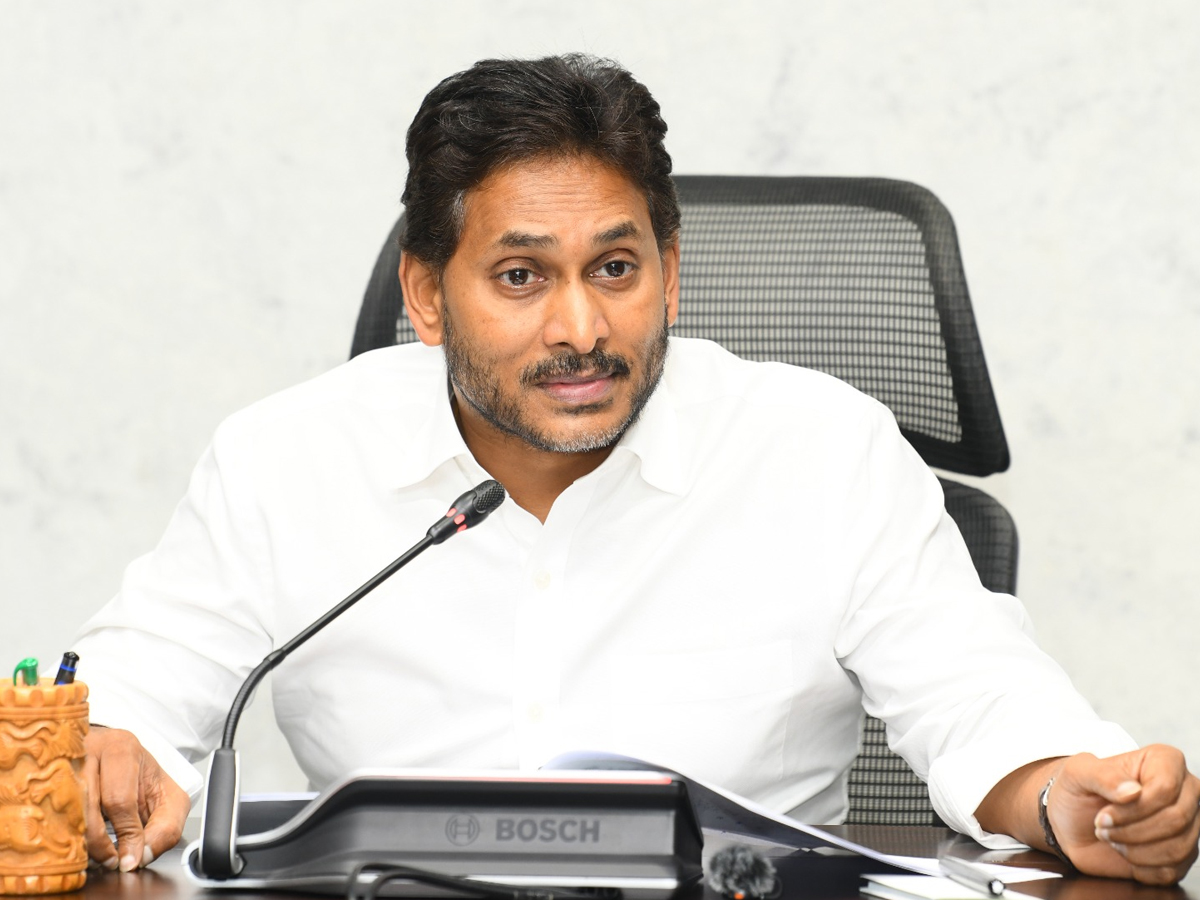YS Jagan Reveals Shocking Facts on CM Chandrababu Photos10