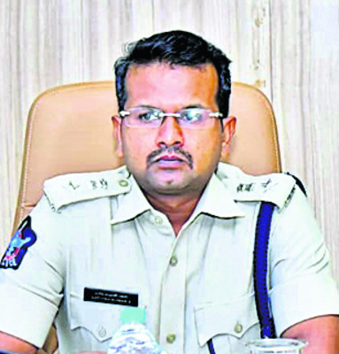 ఎవరూ తప్పించుకోలేరు 1