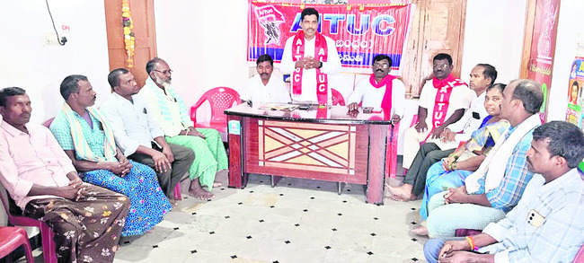 పేదల సంక్షేమానికి ప్రభుత్వం కృషి : ఎమ్మెల్యే
1