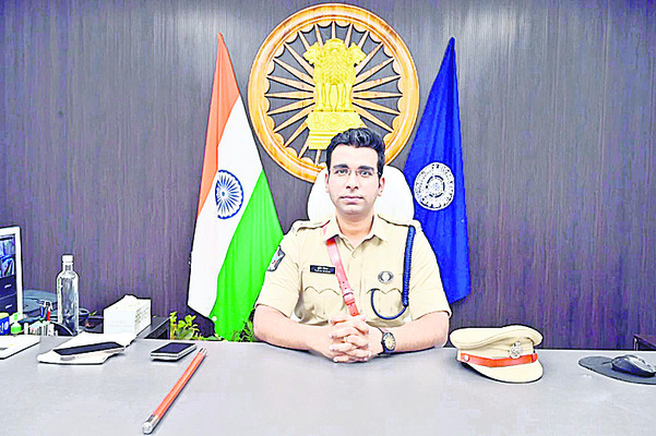 కేటుగాళ్లకు పండగ! 3