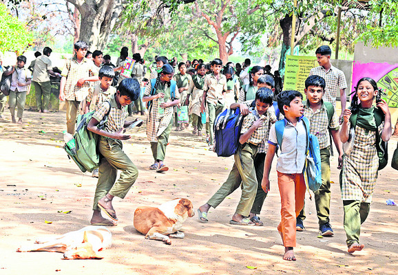 ●పక్కనే ప్రమాదం.. ఇదేం గ్రహచారం! 1