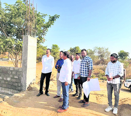 రోడ్డు భద్రత అందరి బాధ్యత1