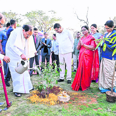 లోక్‌ భవన్‌లో అటల్‌ వన్‌ 3
