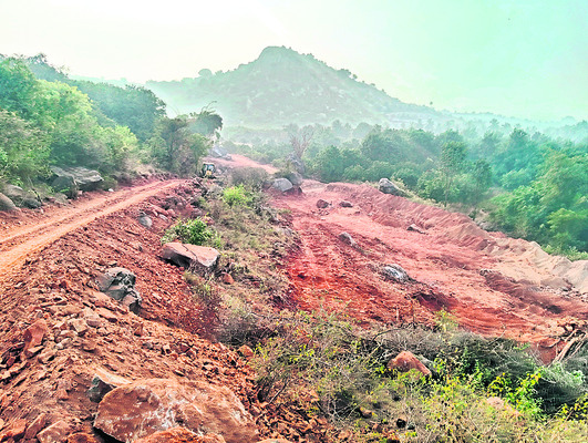 మట్టి..గుట్ట స్వాహా! 1