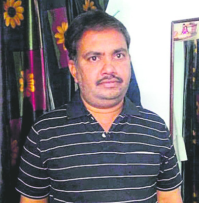 రక్షణ గోడలు నిర్మించాలి 
2