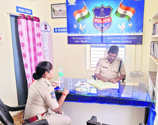 డీఎస్పీ ఆకస్మిక తనిఖీ 
2