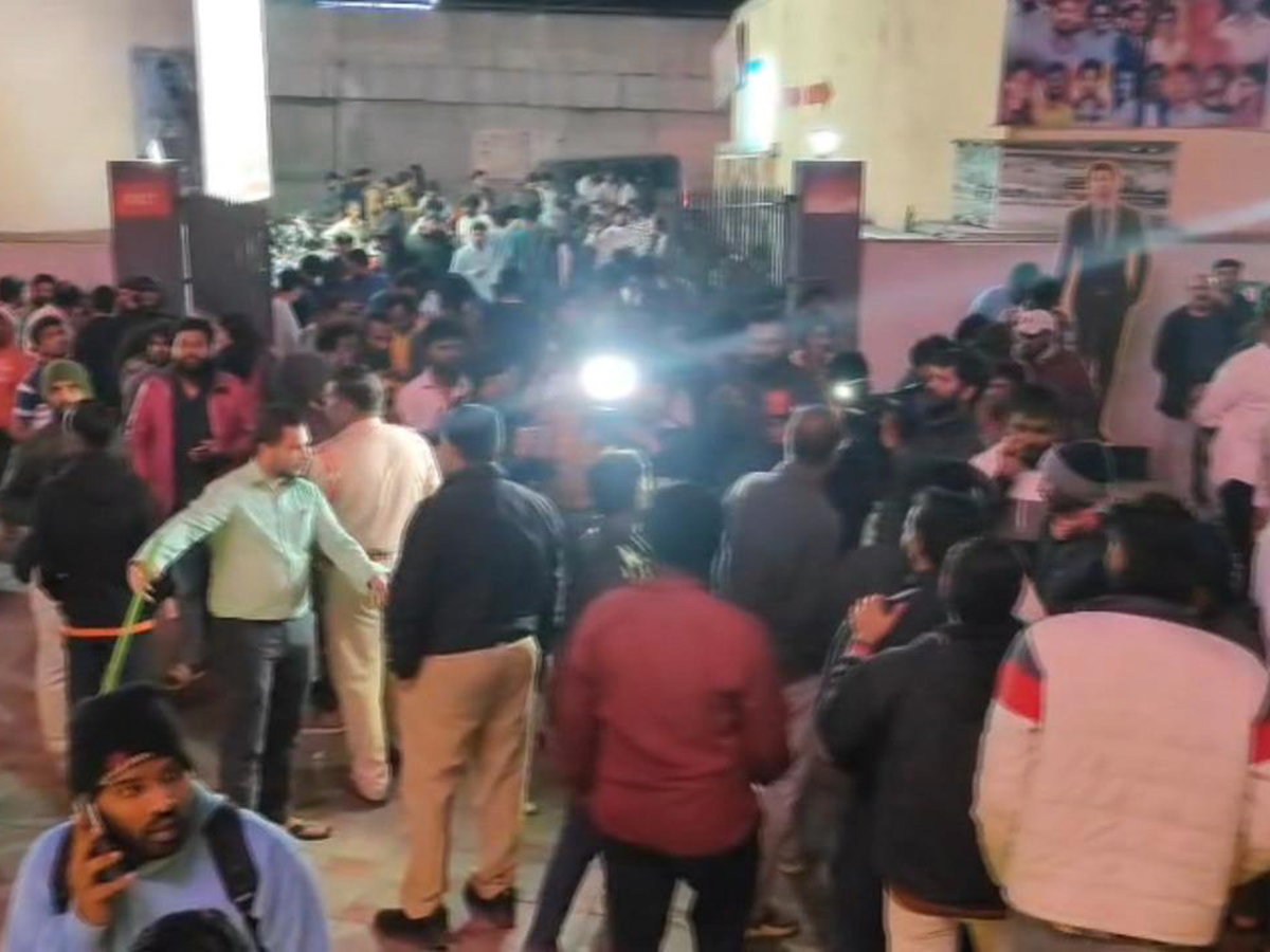 The Raja Saab : High Tension at Vimal Theater Prabhas Fans1