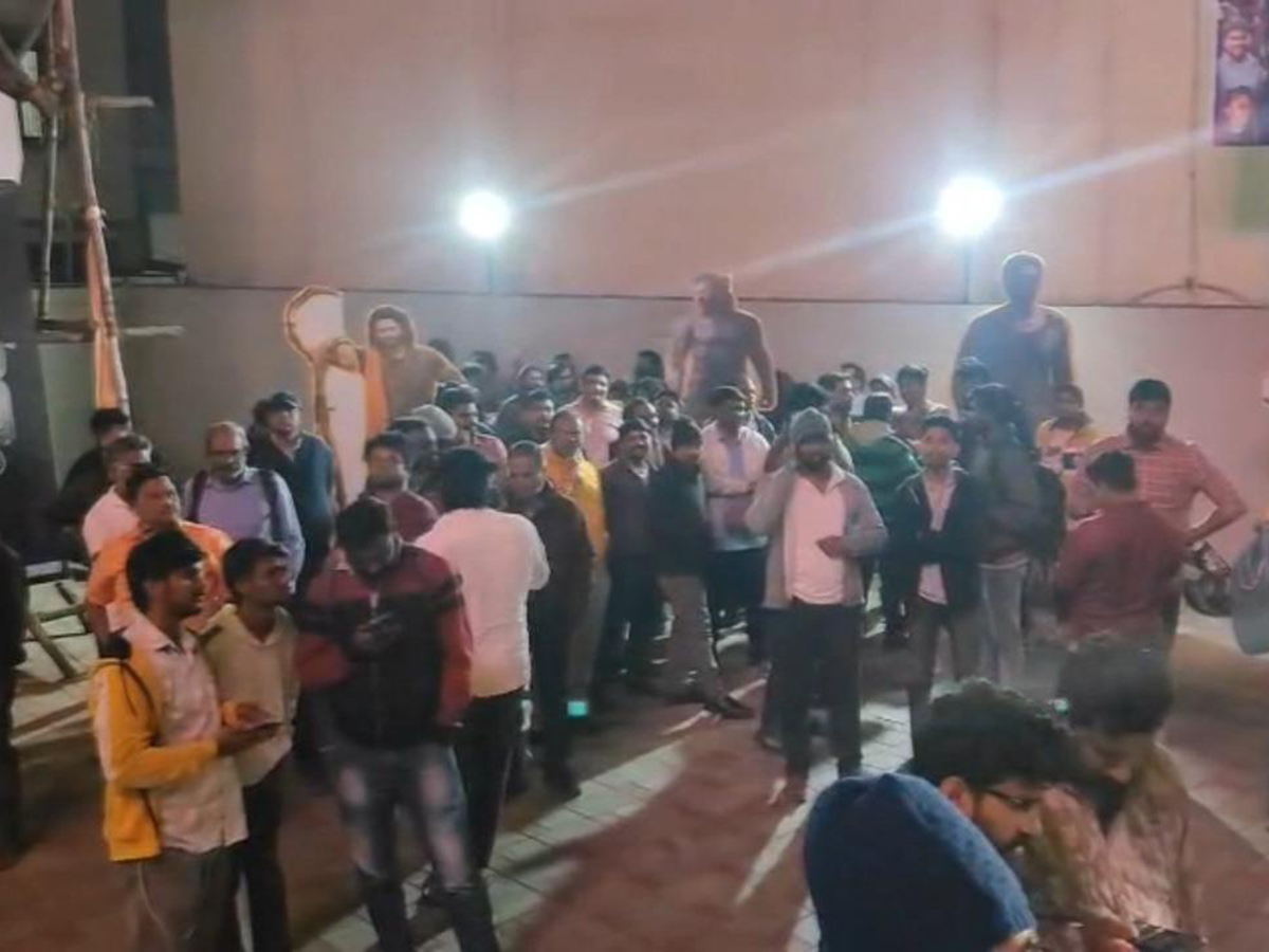 The Raja Saab : High Tension at Vimal Theater Prabhas Fans9