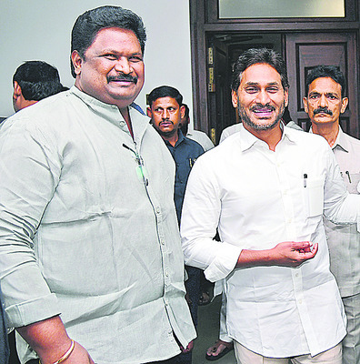 ●  మర్యాద పూర్వకంగా..1