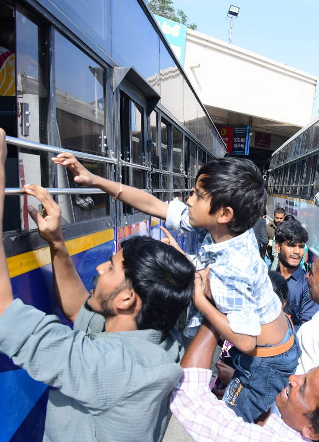 The Sankranthi rush in Andhra Pradesh Passengers face difficulties at bus stations.13