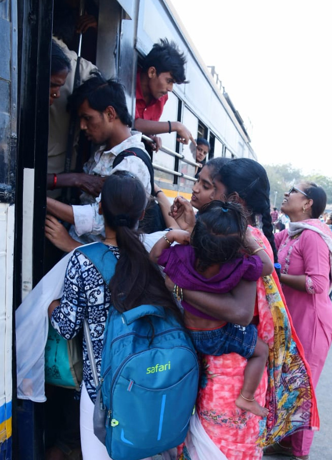 The Sankranthi rush in Andhra Pradesh Passengers face difficulties at bus stations.14