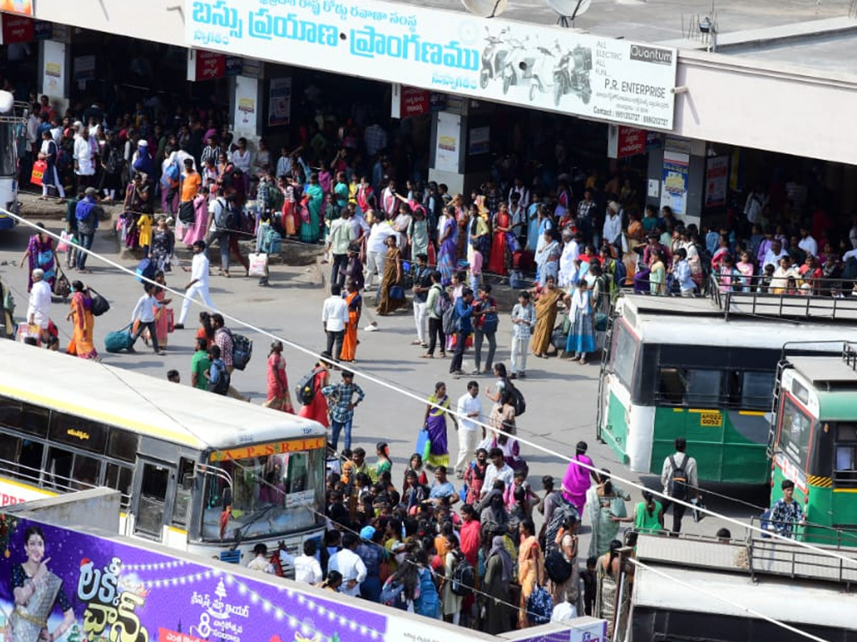The Sankranthi rush in Andhra Pradesh Passengers face difficulties at bus stations.3