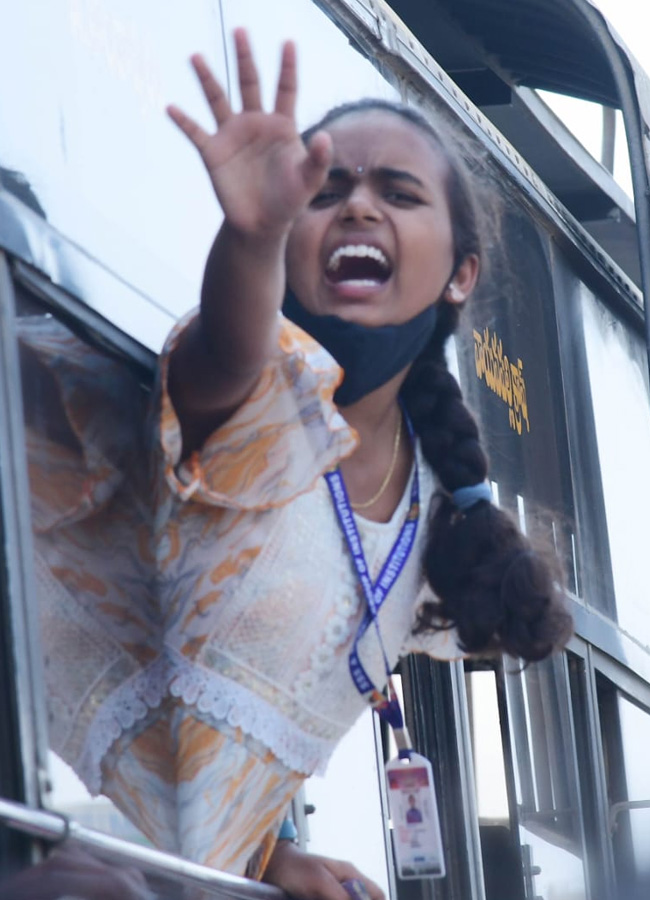 The Sankranthi rush in Andhra Pradesh Passengers face difficulties at bus stations.7