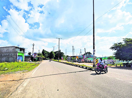 కోటకు కబ్జా బీటలు!1