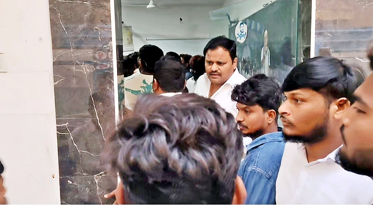 High Tension At Ambati Rambabu House In Guntur  3