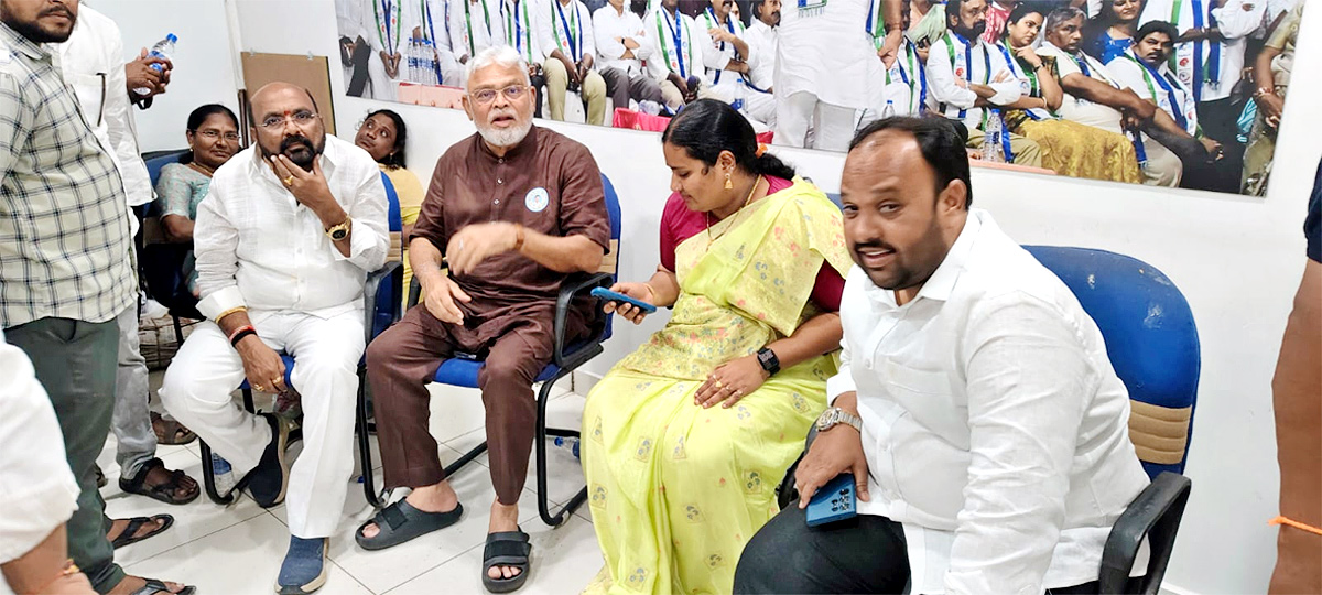 High Tension At Ambati Rambabu House In Guntur  8