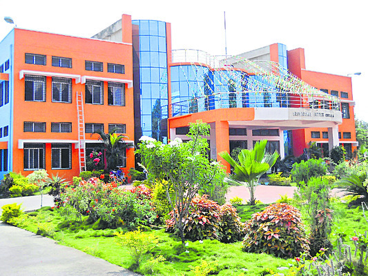 ‘పచ్చ’ పంతాలకు పడకేసిన ప్రగతి1