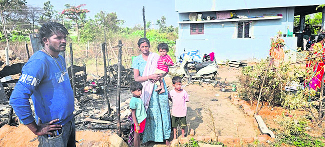 అగ్నిప్రమాదంలో గుడిసె దగ్ధం 1