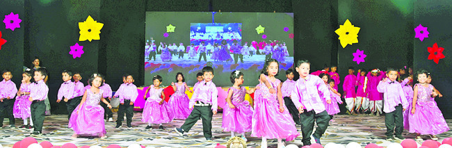 విద్యార్థులకు సంస్కారం ప్రధానం1