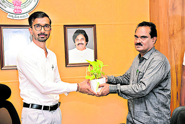 అమరేశ్వరుని సేవలో ఢిల్లీ హైకోర్టు ప్రధాన న్యాయమూర్తి 3