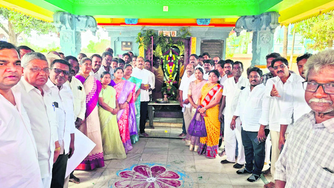 కల్తీ కుట్రలపై మండిపాటు 1