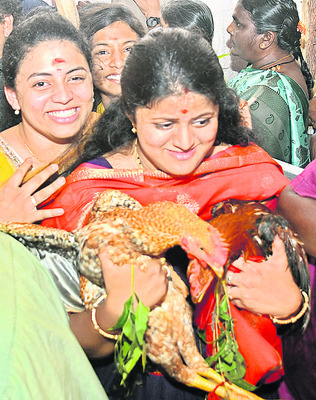 నగరంలో జాతర సందడి 2