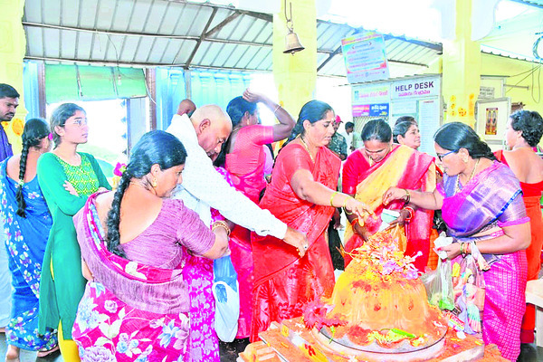 జమలాపురంలో  ప్రత్యేక పూజలు2